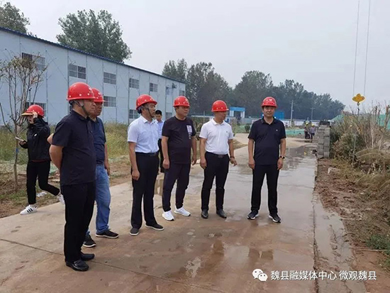 县委书记樊中青调研城建重点工程建设，莅临梨乡水城体育中心指导工作